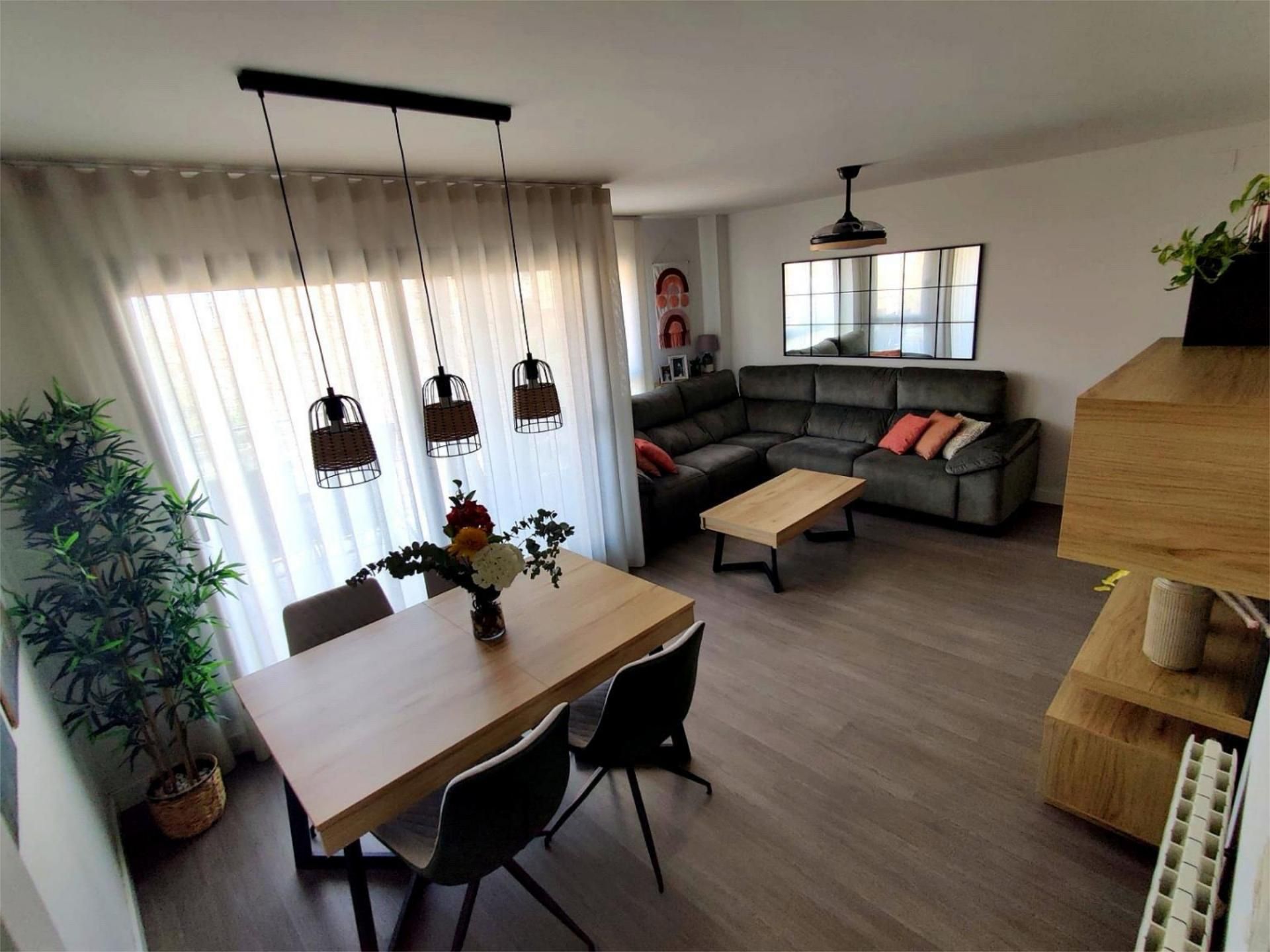 Pis en venda a Calle Periodista José Fernández Martínez, 3, Cerrillo de Maracena - Periodistas Sala d'estar de Pis en venda en Granada Capital amb Aire condicionat i Balcó