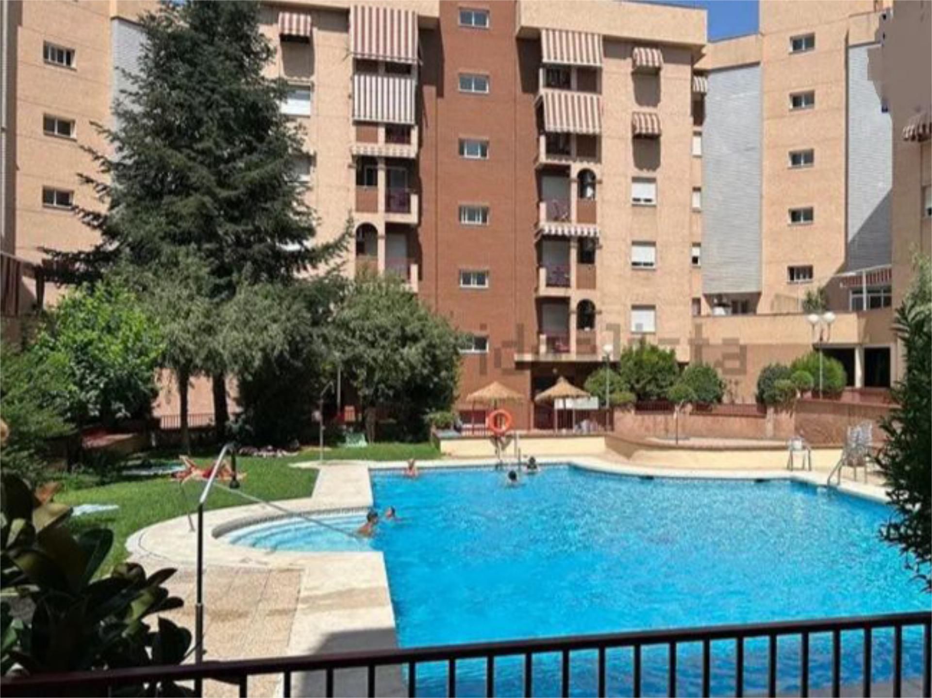 Flat to rent in Calle Periodista Francisco Javier Cobos, 18, Cerrillo de Maracena - Periodistas Swimming pool of Flat to rent in Granada Capital with Air Conditioner, Heating and Parquet flooring