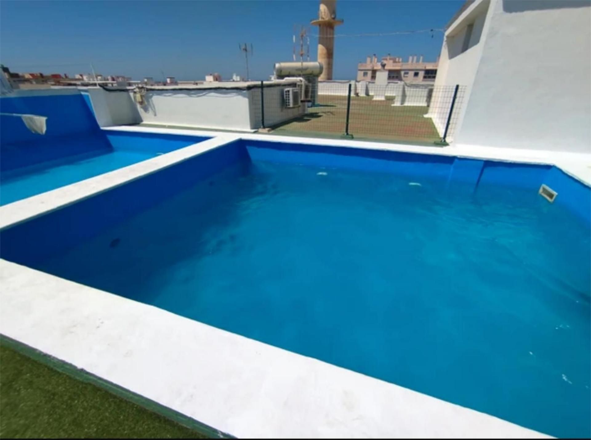 Swimming pool of Attic for sale in  Cádiz Capital