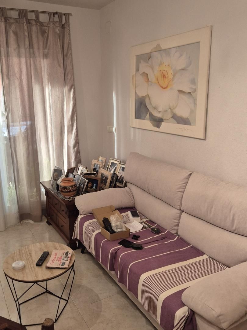 Sala de estar de Piso de alquiler en Villajoyosa / La Vila Joiosa con Aire acondicionado, Calefacción y Jardín privado