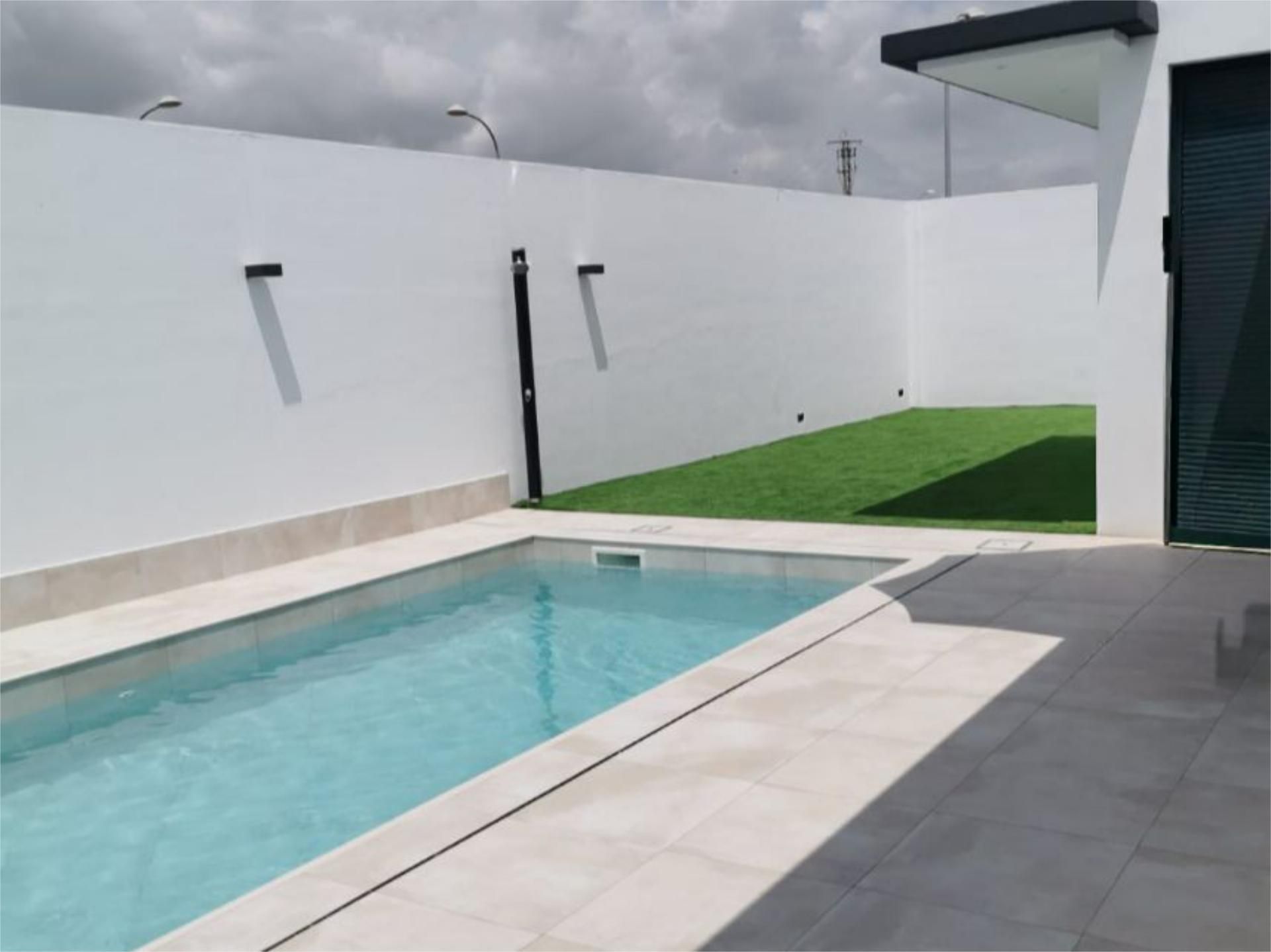 Planta baja for sale in Calle Alosno, 27, San Juan del Puerto Swimming pool of Planta baja for sale in San Juan del Puerto with Air Conditioner, Heating and Private garden