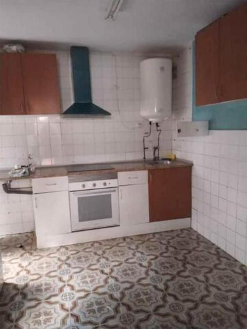 Flat to rent in Lena Kitchen of Flat to rent in Lena