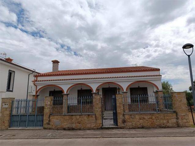 Casa-chalet en Venta en Mata de Alcántara