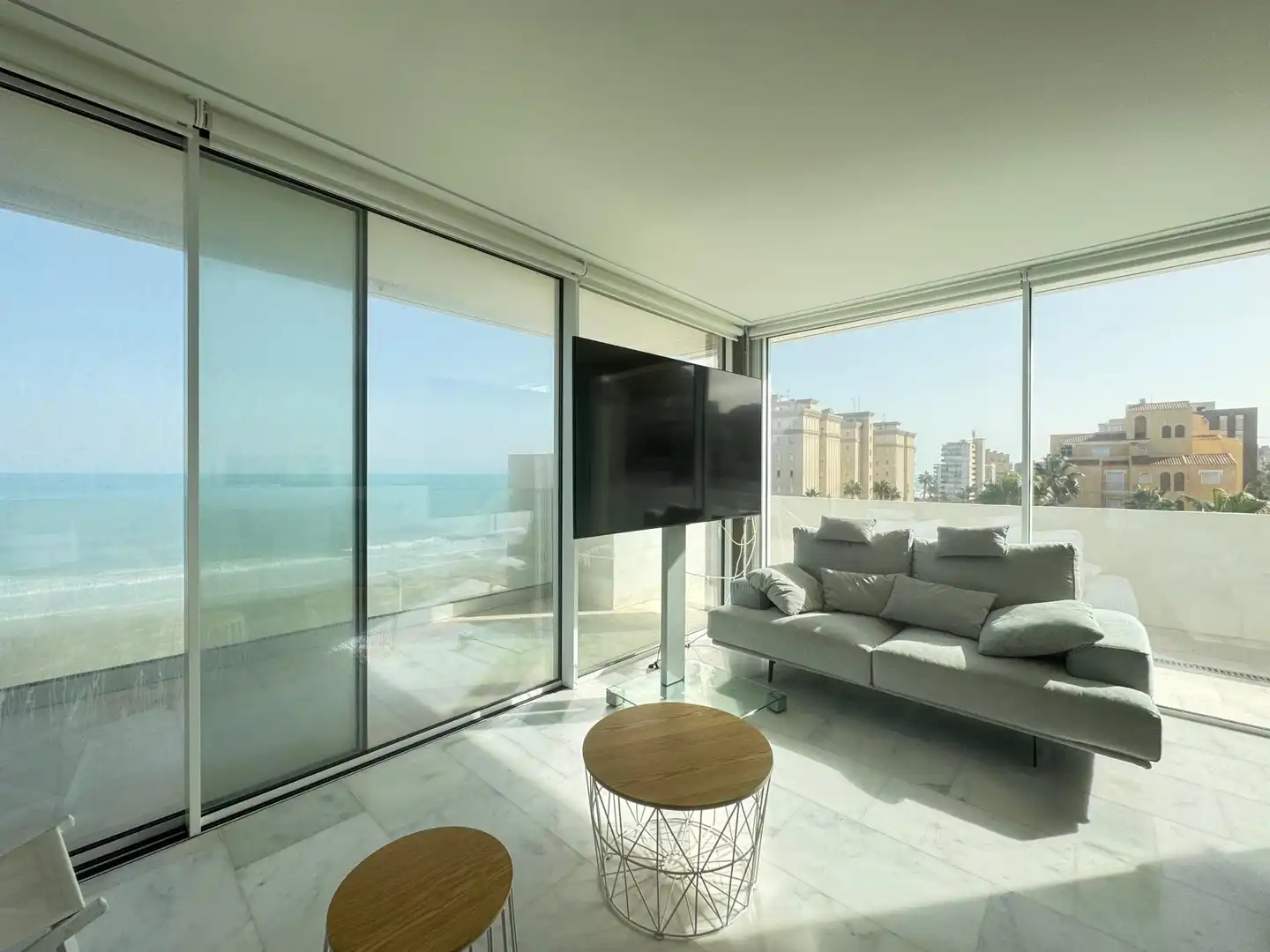 Piso de alquiler en Avenida San Bartolome Tir, 20, Los Arenales del Sol Sala de estar de Piso de alquiler en Elche / Elx con Aire acondicionado, Calefacción y Amueblado