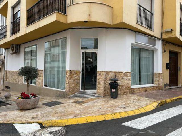 Local comercial en Alquiler en Albox
