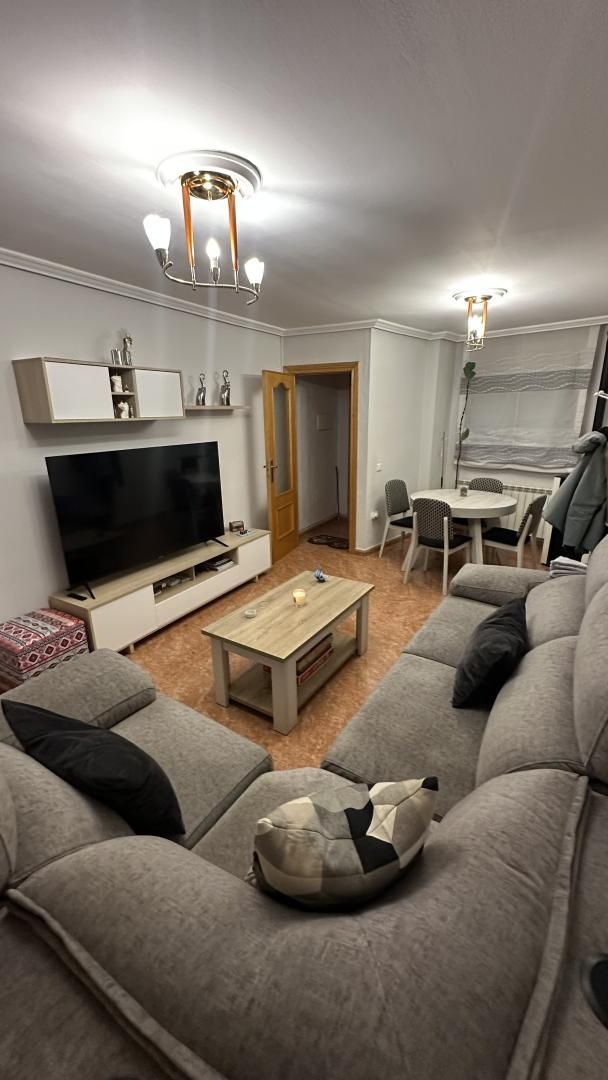 Casa adosada en venta en Calle de la Mota, 14, Medina del Campo Sala de estar de Casa adosada en venta en Medina del Campo