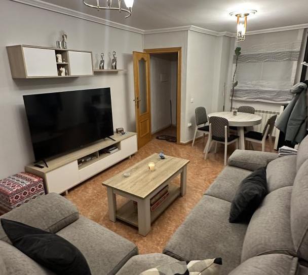 Single-family semi-detached for sale in Calle de la Mota, 14, Medina del Campo, Valladolid - image 1 Photo 1 of Single-family semi-detached for sale in Calle de la Mota, 14, Medina del Campo, Valladolid