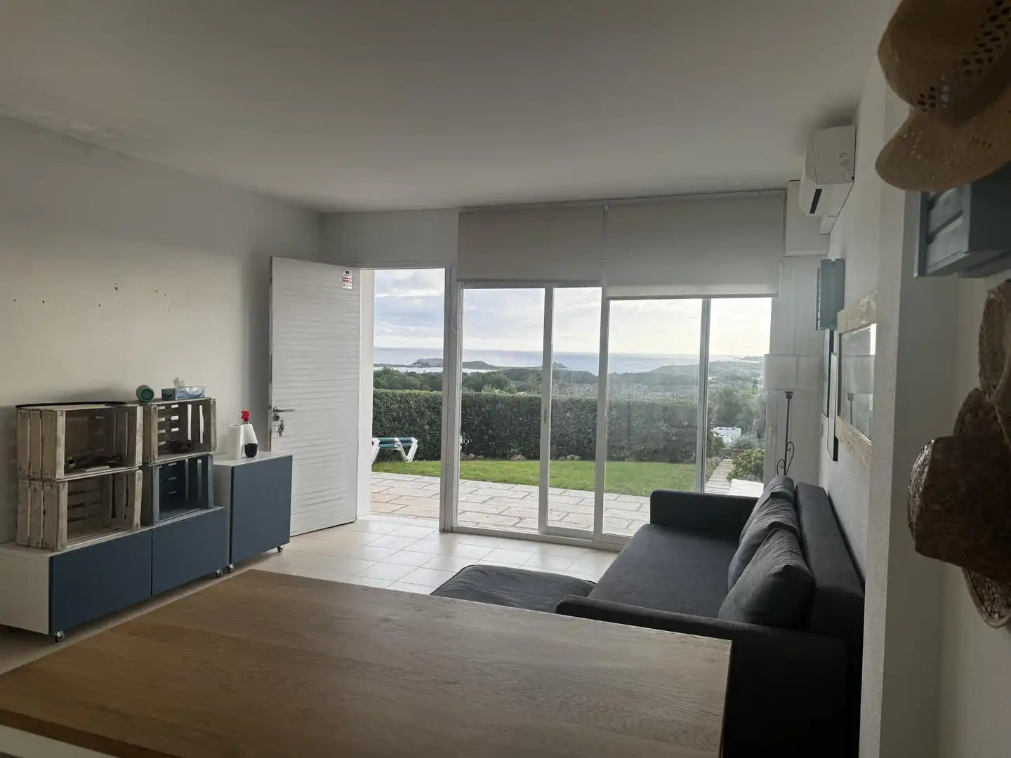 Wohnzimmer von Wohnung zum Verkauf in Es Mercadal mit Klimaanlage, Privatgarten und Terrasse