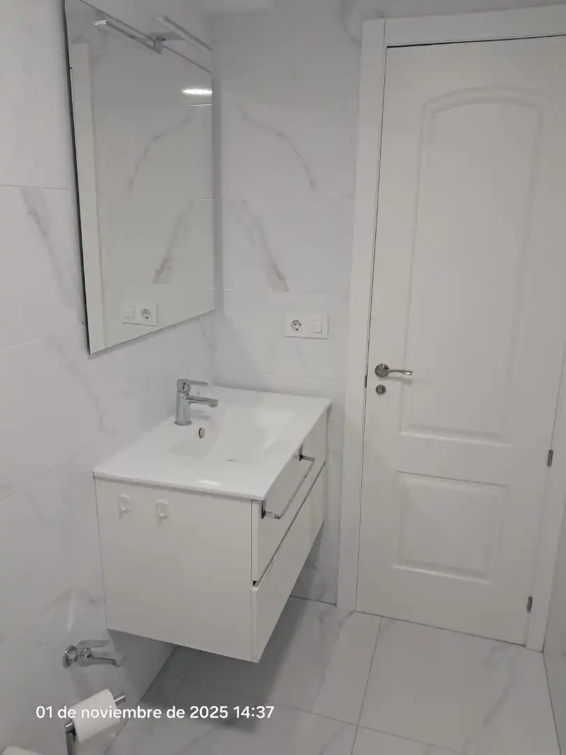 Apartamento en venta en Carrer Dels Marenys, 5, Miramar Baño de Apartamento en venta en Miramar con Aire acondicionado, Terraza y Piscina