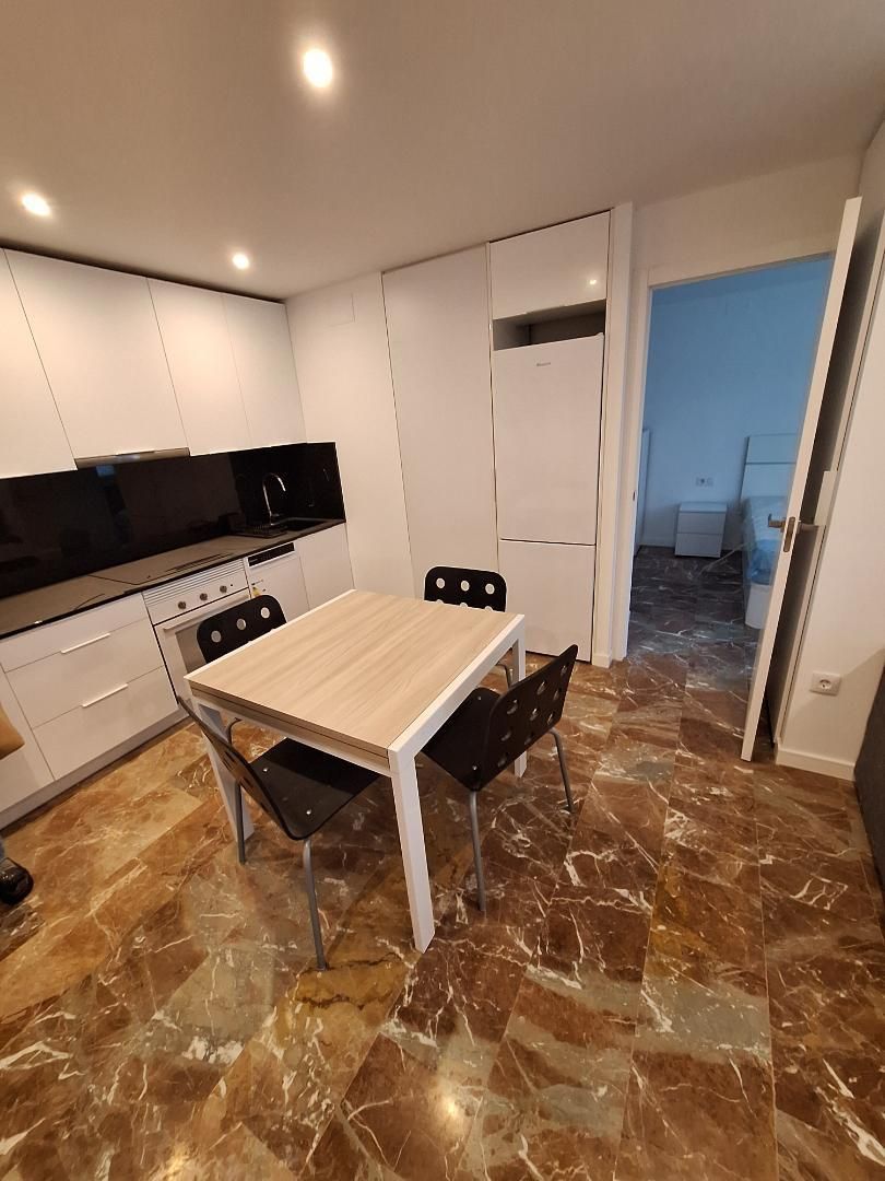 Loft de lloguer a Carrer de Barcelona, 215, Sant Vicenç Dels Horts Cuina de Loft de lloguer en Sant Vicenç Dels Horts amb Aire condicionat, Moblat i Forn