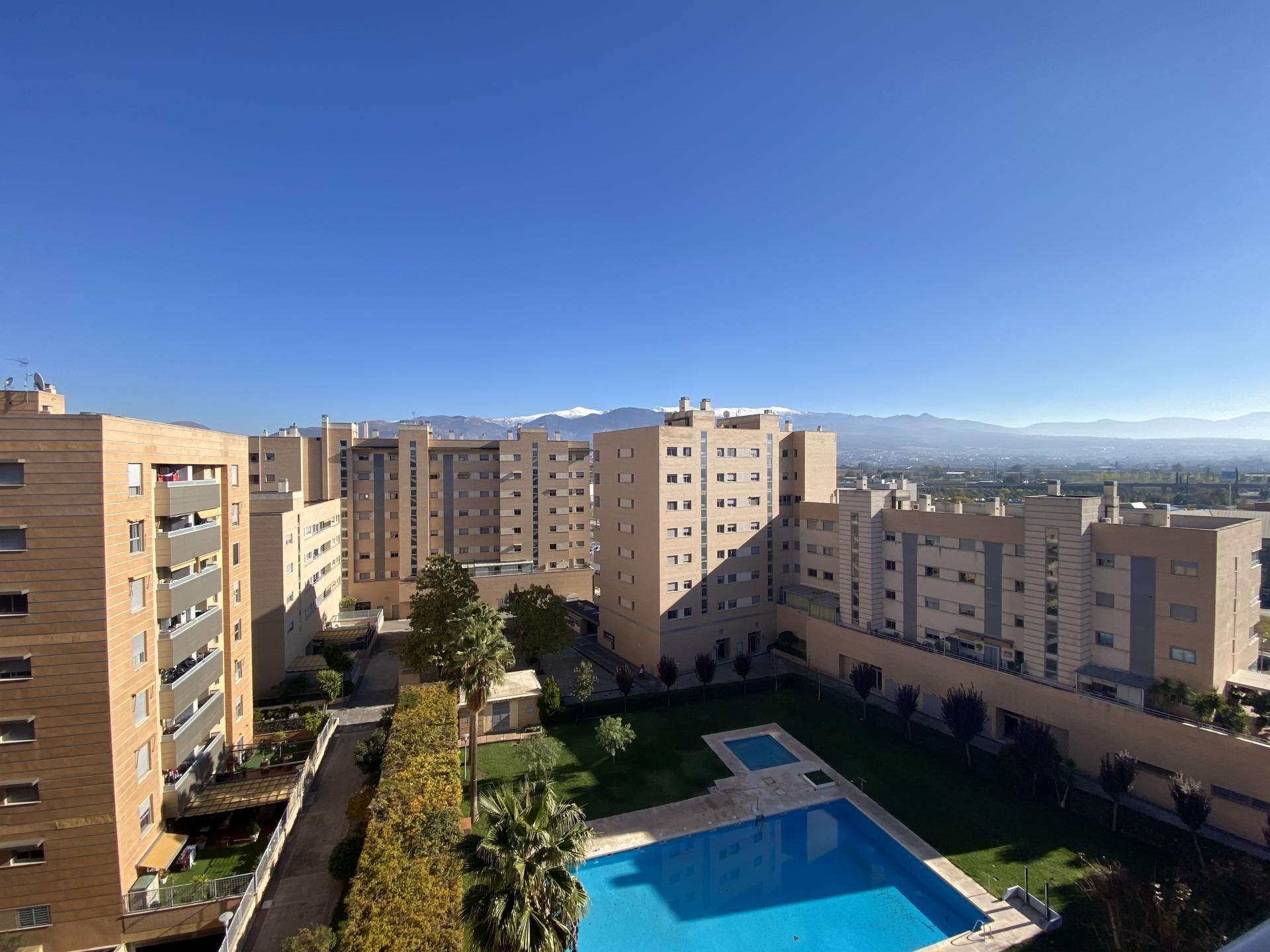 Attic to rent in Avenida de la Ilustración, 81, Campus de la Salud