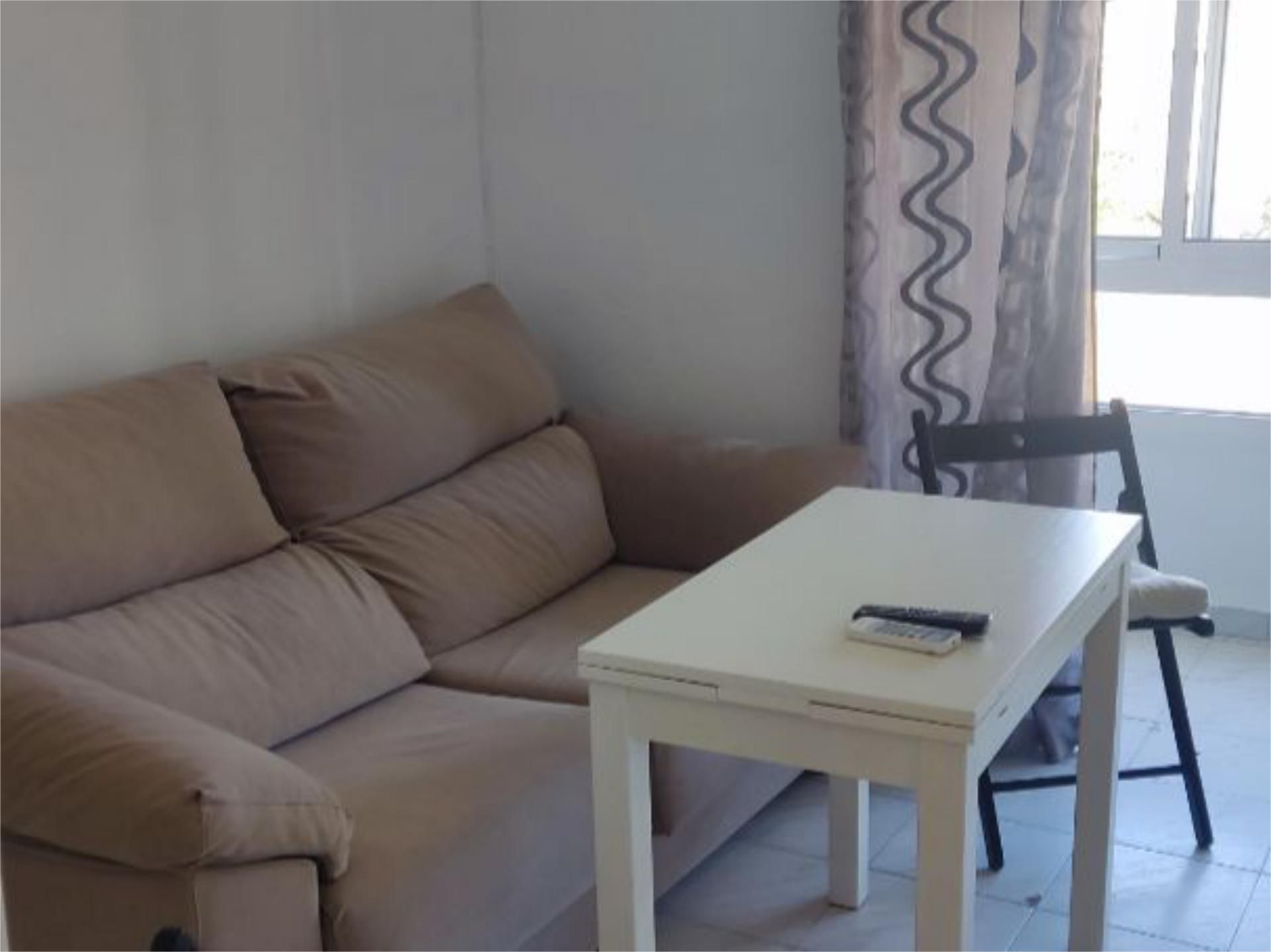 Living room of Flat for sale in  Sevilla Capital  with Air Conditioner, Furnished and Balcony
