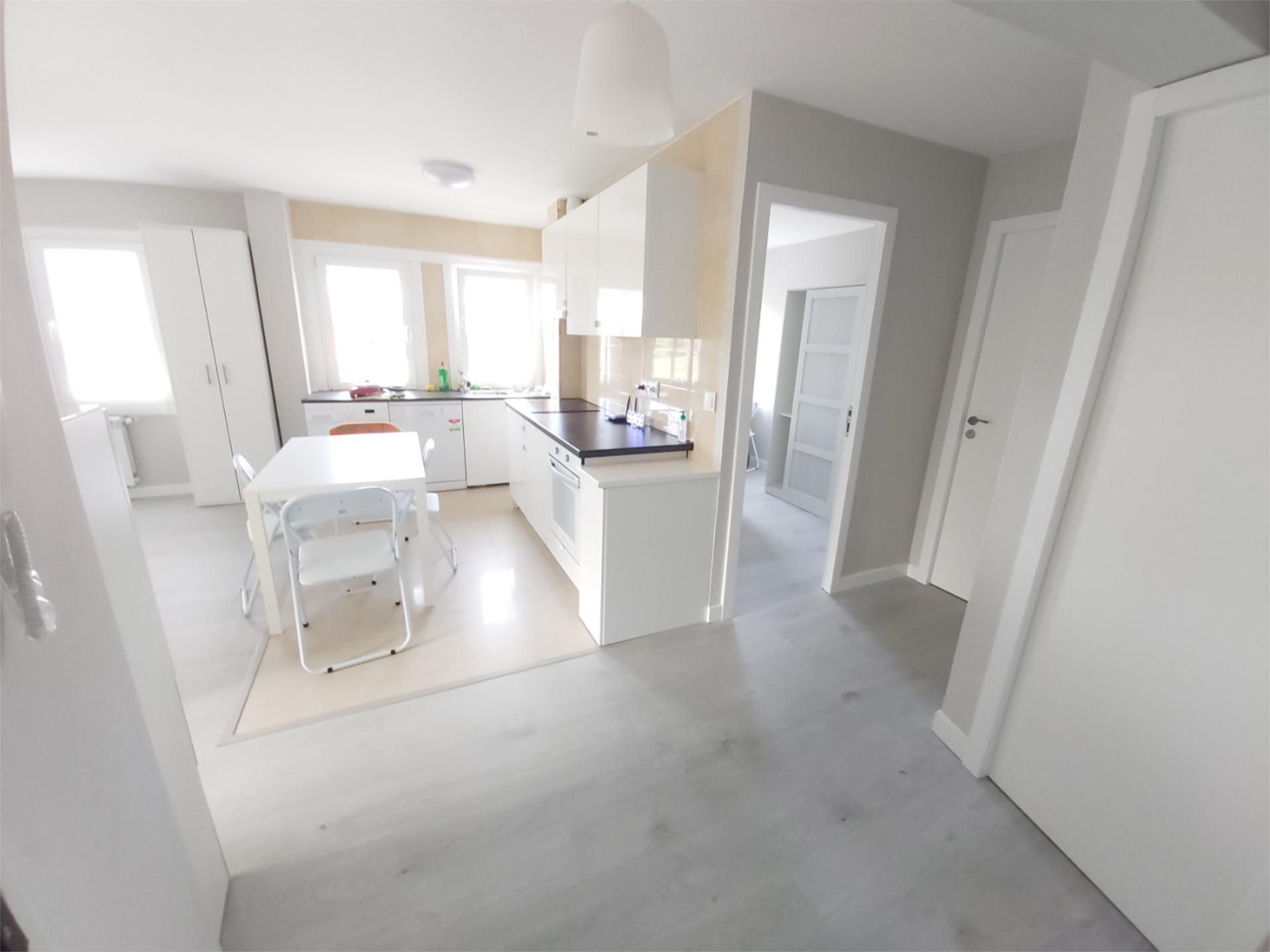 Flat to share in Estrada Cambre-Temple, 122, Cambre Flat to share in Estrada Cambre-Temple, 122, Cambre