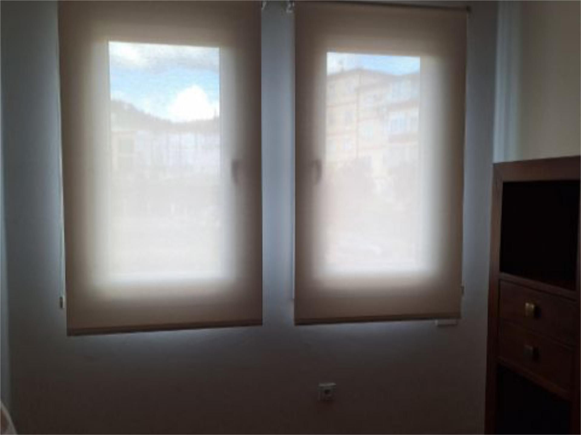 Pis de lloguer a Rúa Ramón Puga, 53, Residencia Dormitori de Pis de lloguer en Ourense Capital amb Calefacció, Parquet i Traster