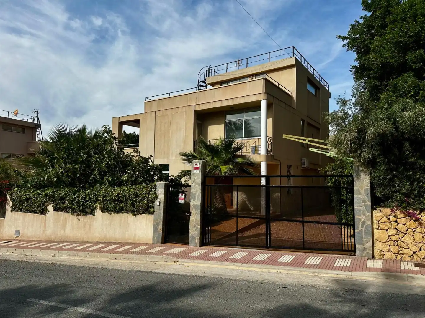Houses for sale in Calle Córdoba, 9, Pueblo Español - Coveta Fumá Exterior view of Houses for sale in El Campello with Air Conditioner, Heating and Private garden