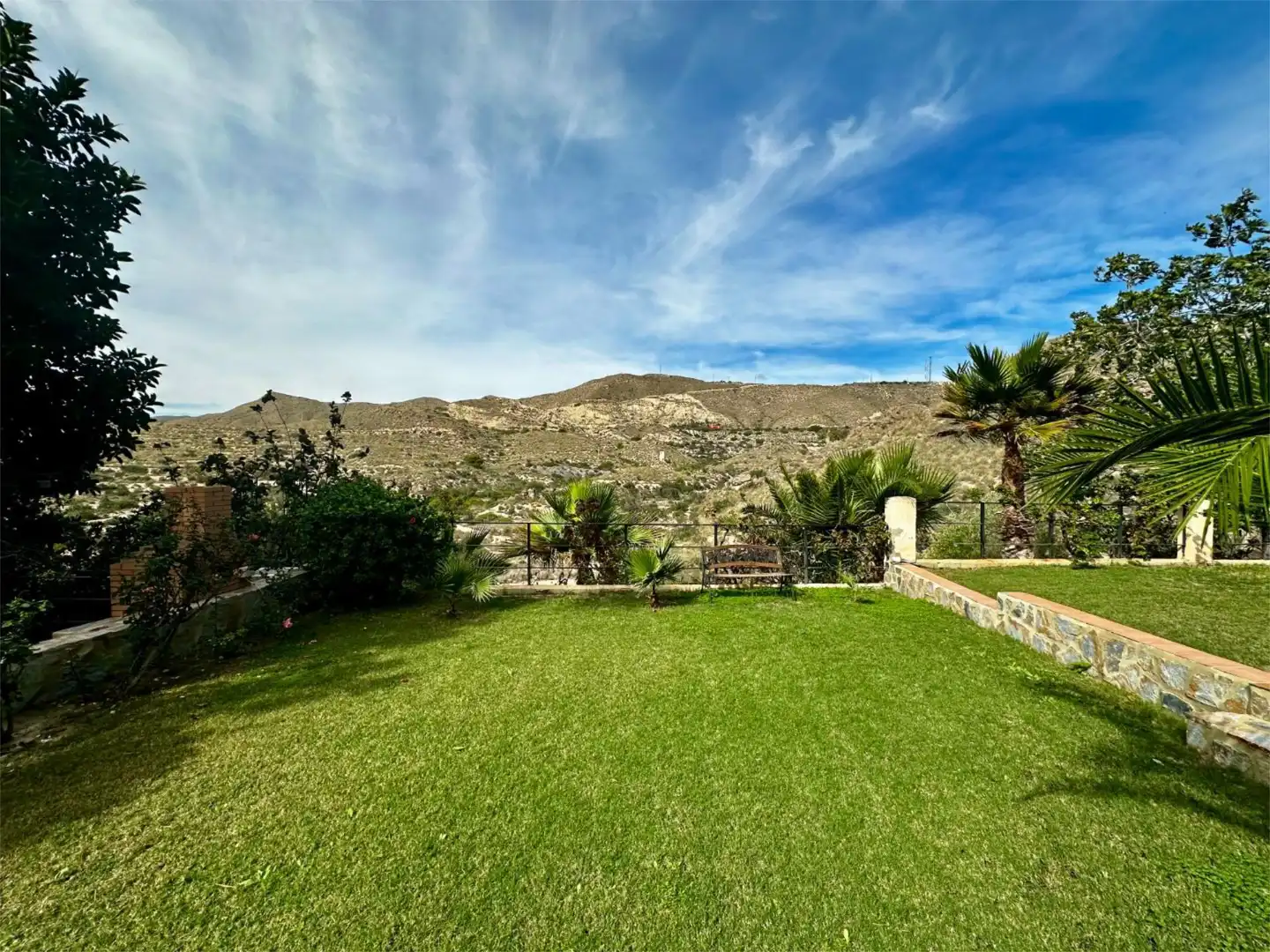 Houses for sale in Calle Córdoba, 9, Pueblo Español - Coveta Fumá Garden of Houses for sale in El Campello with Air Conditioner, Heating and Private garden