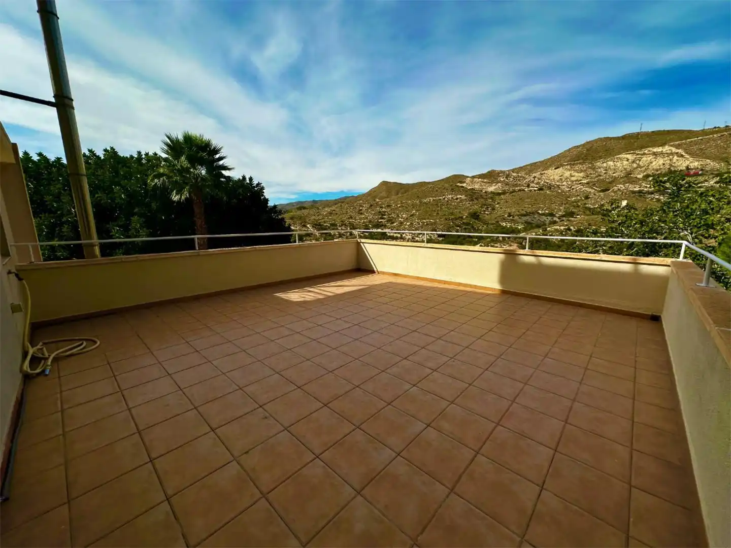 Houses for sale in Calle Córdoba, 9, Pueblo Español - Coveta Fumá Terrace of Houses for sale in El Campello with Air Conditioner, Heating and Private garden