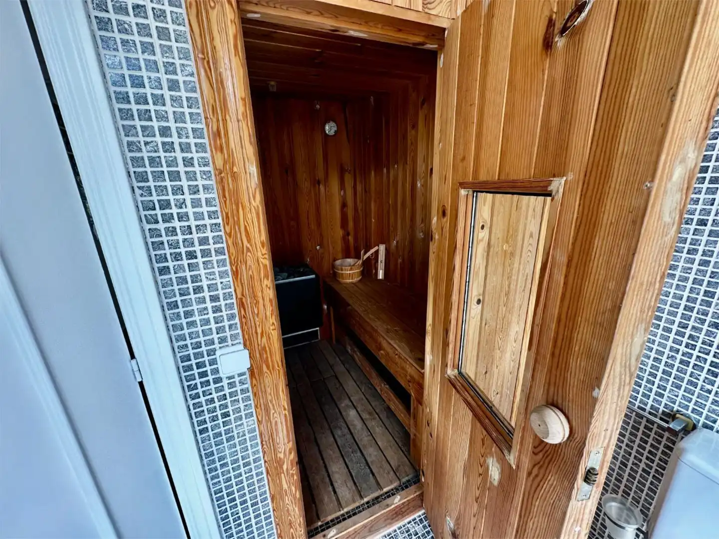 Houses for sale in Calle Córdoba, 9, Pueblo Español - Coveta Fumá Bathroom of Houses for sale in El Campello with Air Conditioner, Heating and Private garden