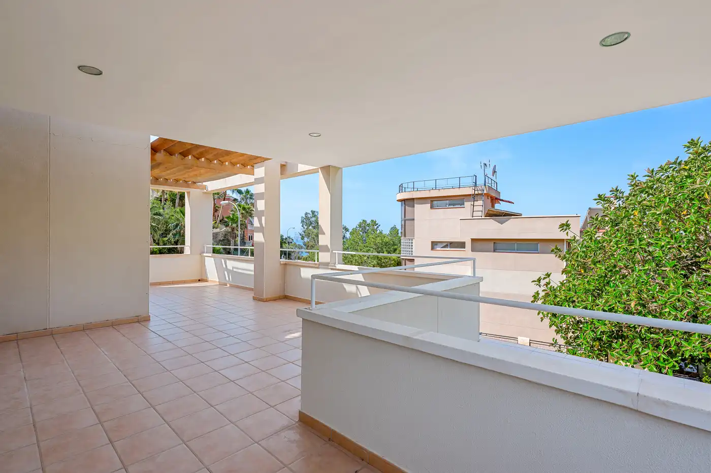 Casa o xalet en venda a Calle Córdoba, 9, Pueblo Español - Coveta Fumá Terrassa de Casa o xalet en venda en El Campello amb Aire condicionat, Calefacció i Jardí privat