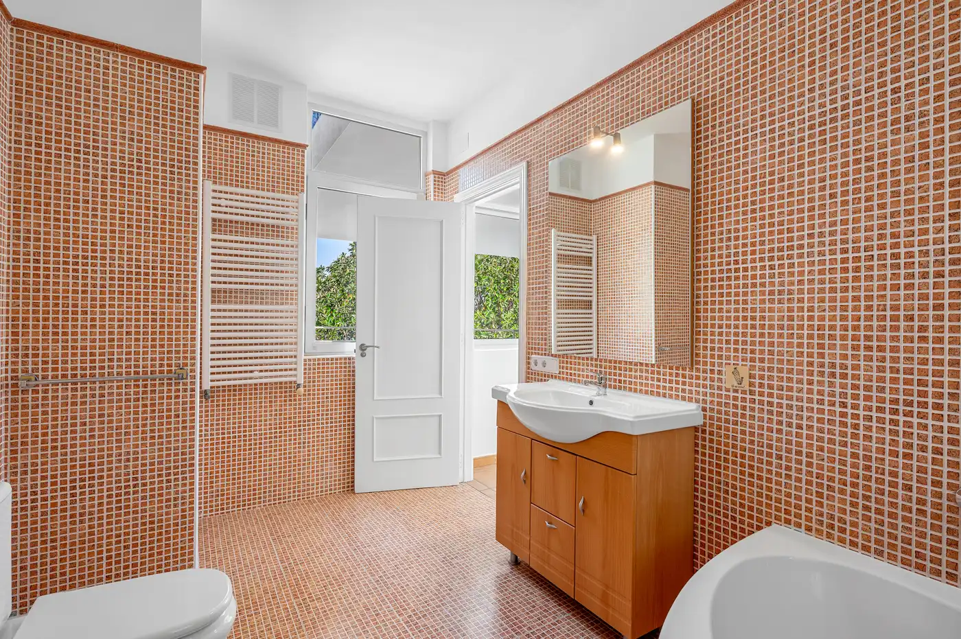 Casa o xalet en venda a Calle Córdoba, 9, Pueblo Español - Coveta Fumá Bany de Casa o xalet en venda en El Campello amb Aire condicionat, Calefacció i Jardí privat