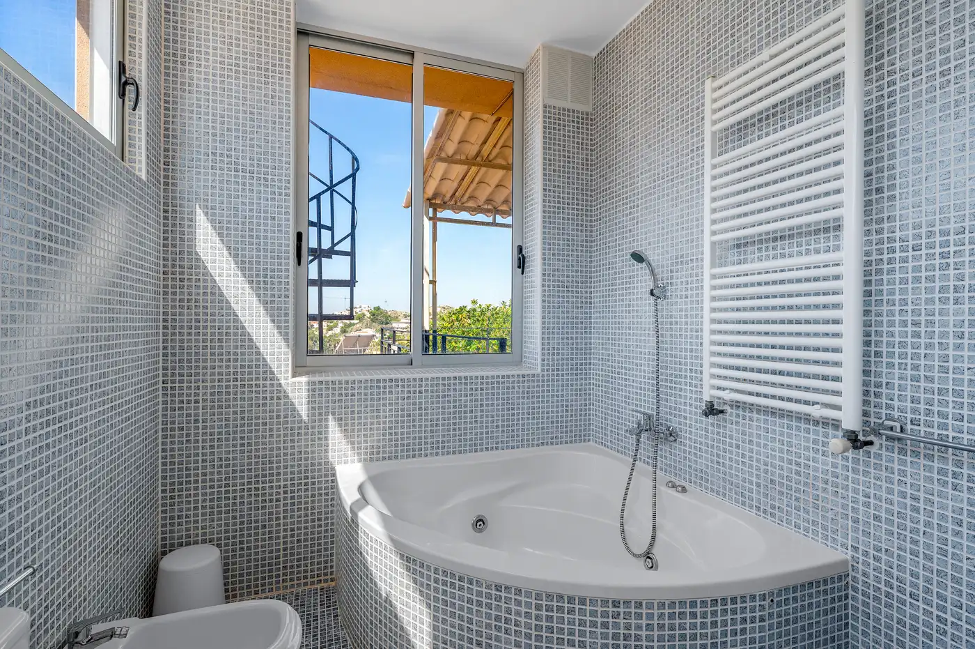 Casa o xalet en venda a Calle Córdoba, 9, Pueblo Español - Coveta Fumá Bany de Casa o xalet en venda en El Campello amb Aire condicionat, Calefacció i Jardí privat