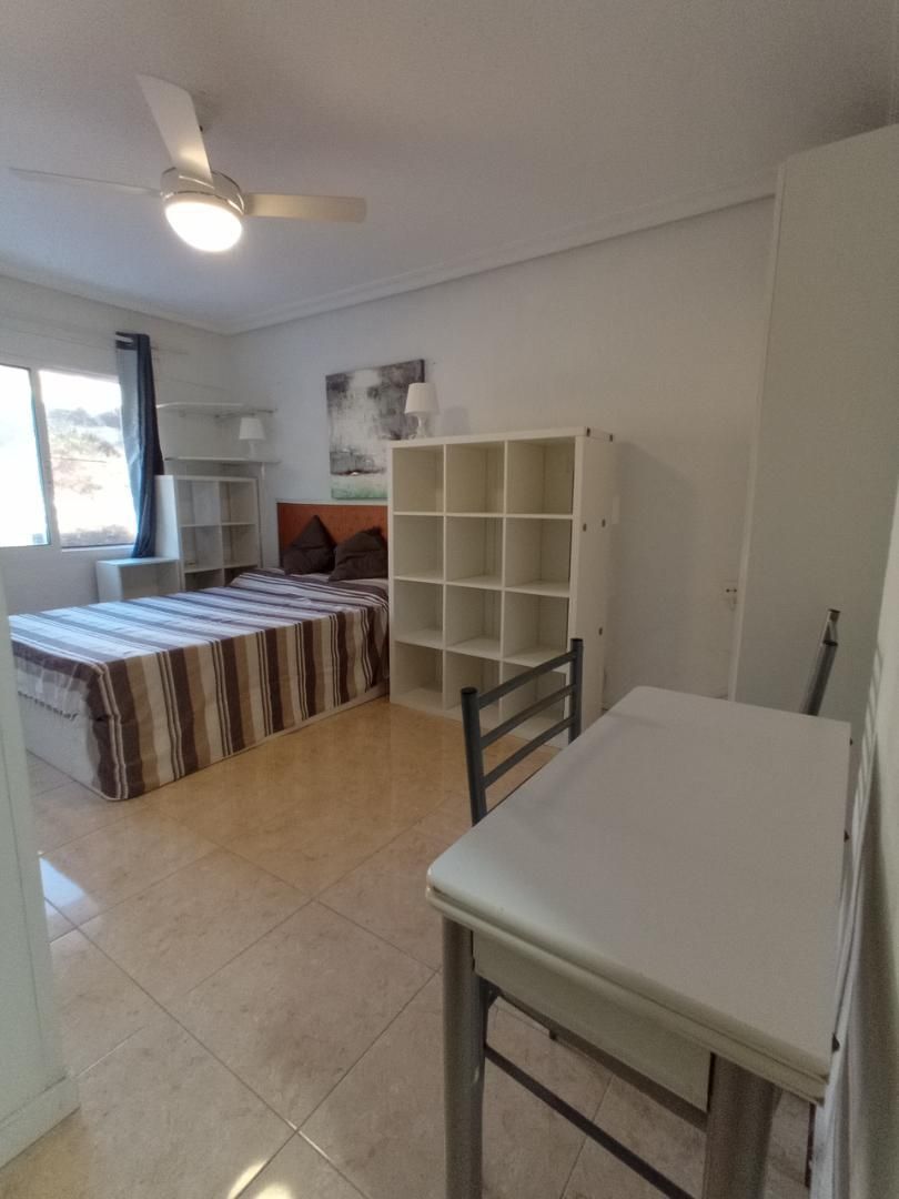 Study to share in Calle Catedrático Ángel Casado, 29, Barrio de San Blas Study to share in Calle Catedrático Ángel Casado, 29, Barrio de San Blas