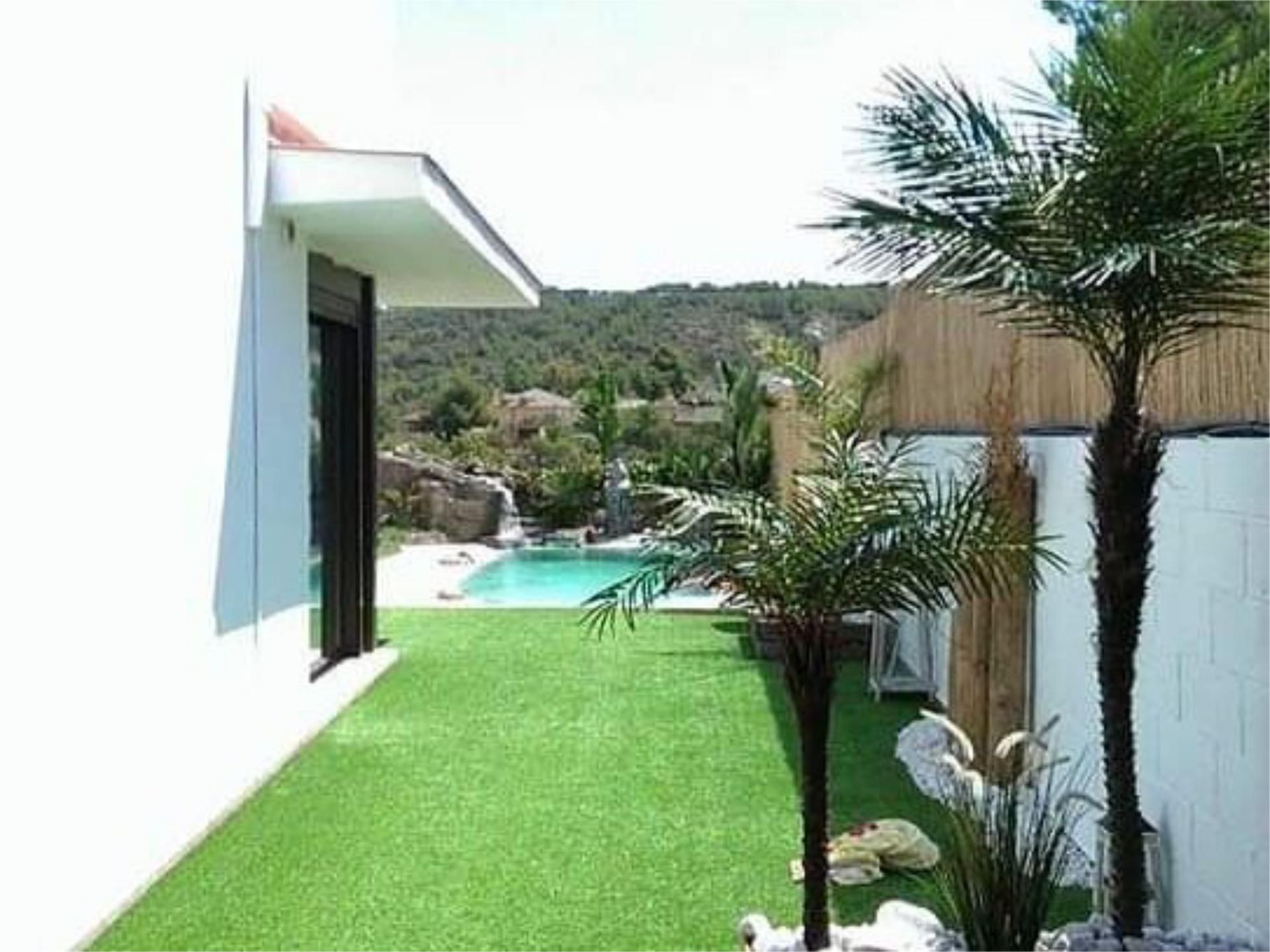 Casa o xalet en venda a Carrer de Joan Miró, 30, La Bisbal del Penedès Piscina de Casa o xalet en venda en La Bisbal del Penedès amb Aire condicionat, Terrassa i Piscina