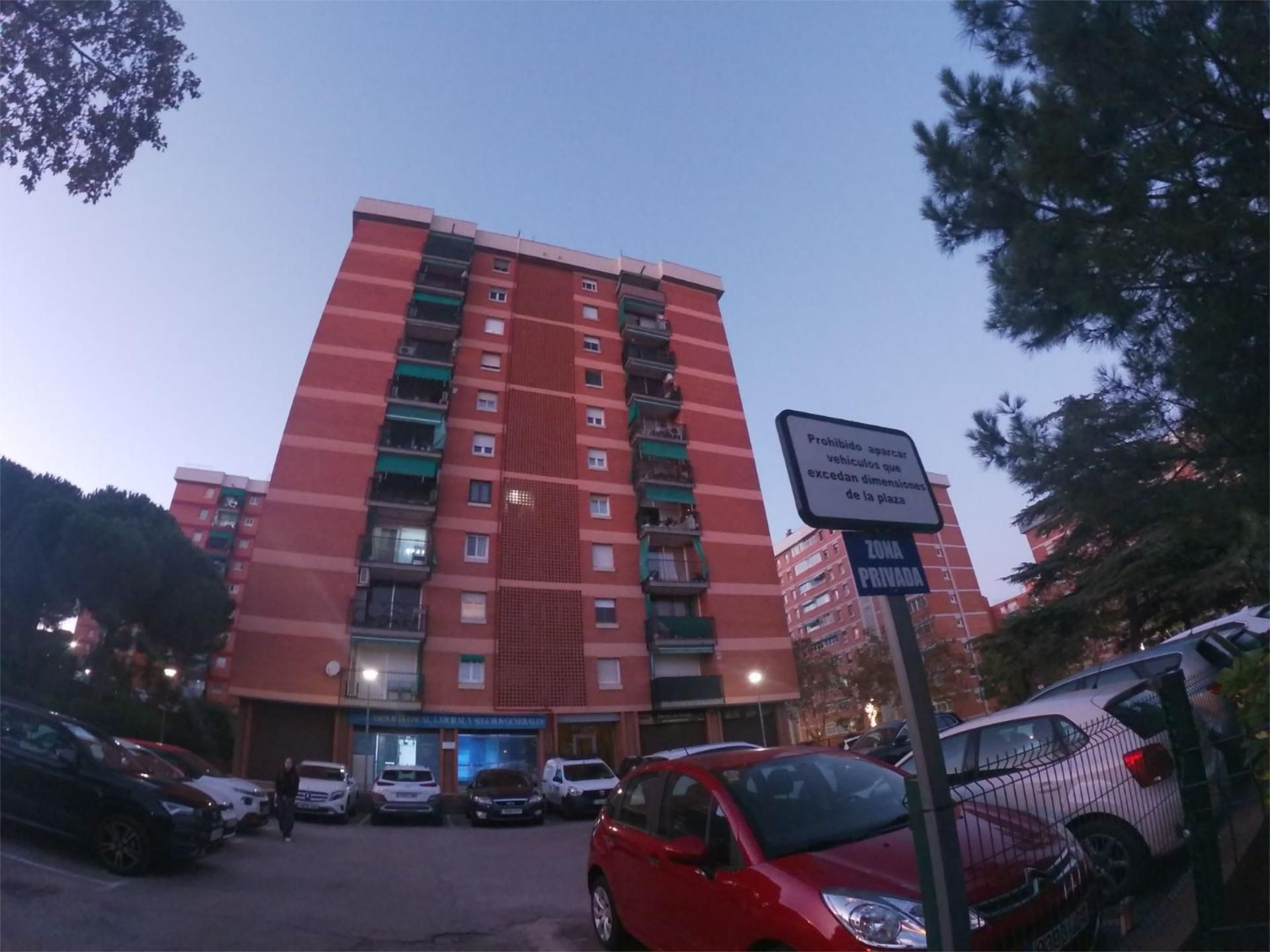 Pis en venda a Carrer Lloreda, 2, Lloreda Vista exterior de Pis en venda en Badalona amb Aire condicionat i Balcó