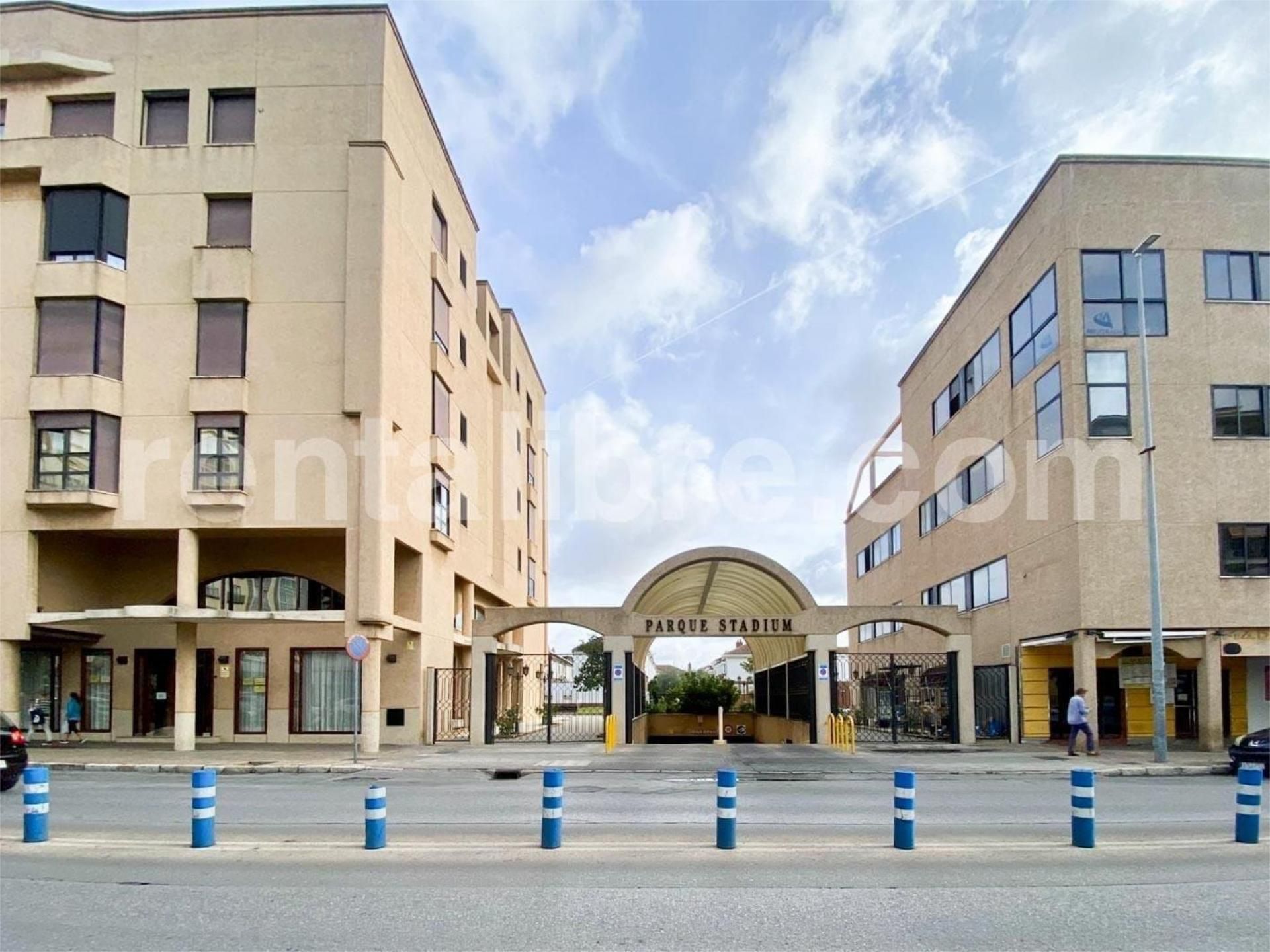 Flat to rent in Avenida de Méjico, 10, Parque Avenida Exterior view of Flat to rent in Jerez de la Frontera with Air Conditioner, Heating and Private garden