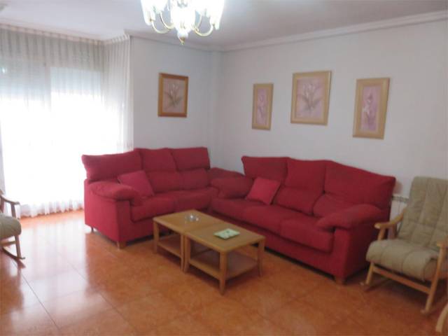 Piso en Venta en Calle de José del Pino, 65 en Los Rosales