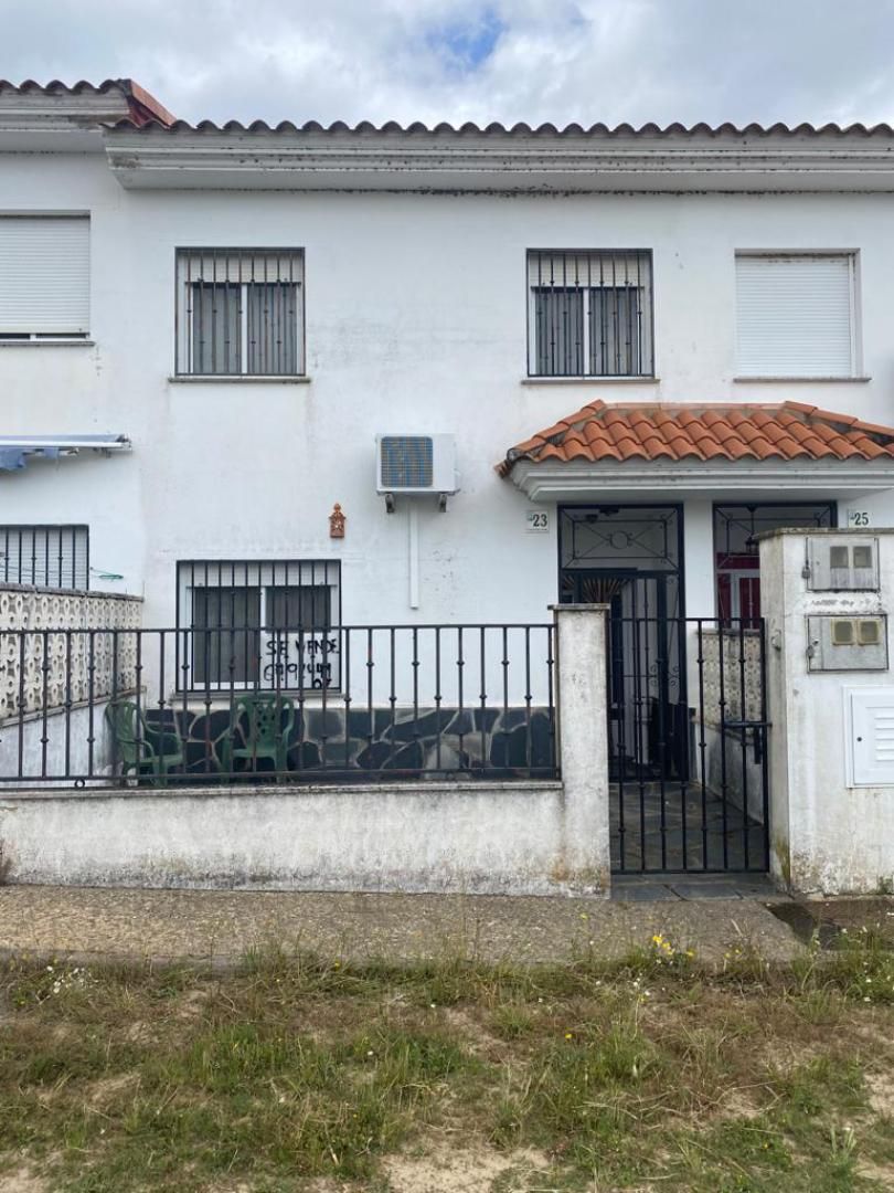 Vista exterior de Casa adosada de alquiler en Guijo de Granadilla con Aire acondicionado, Calefacción y Jardín privado