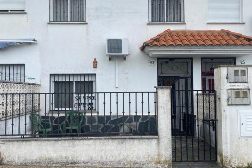Casa adosada de alquiler en Calle las Encinas, 23, Guijo de Granadilla, Cáceres - imagen 1 Foto 1 de Casa adosada de alquiler en Calle las Encinas, 23, Guijo de Granadilla, Cáceres