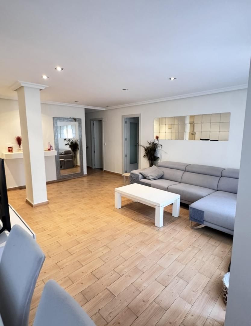 Living room of Flat for sale in Elche / Elx  with Air Conditioner, Heating and Furnished