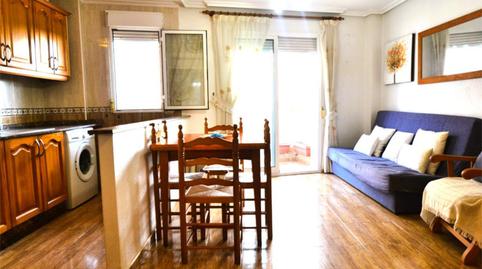 Apartamento en venta en Calle Patricio Zammit, 42, Las Piscinas Naturales, Alicante - imagen 2 Foto 2 de Apartamento en venta en Calle Patricio Zammit, 42, Las Piscinas Naturales, Alicante