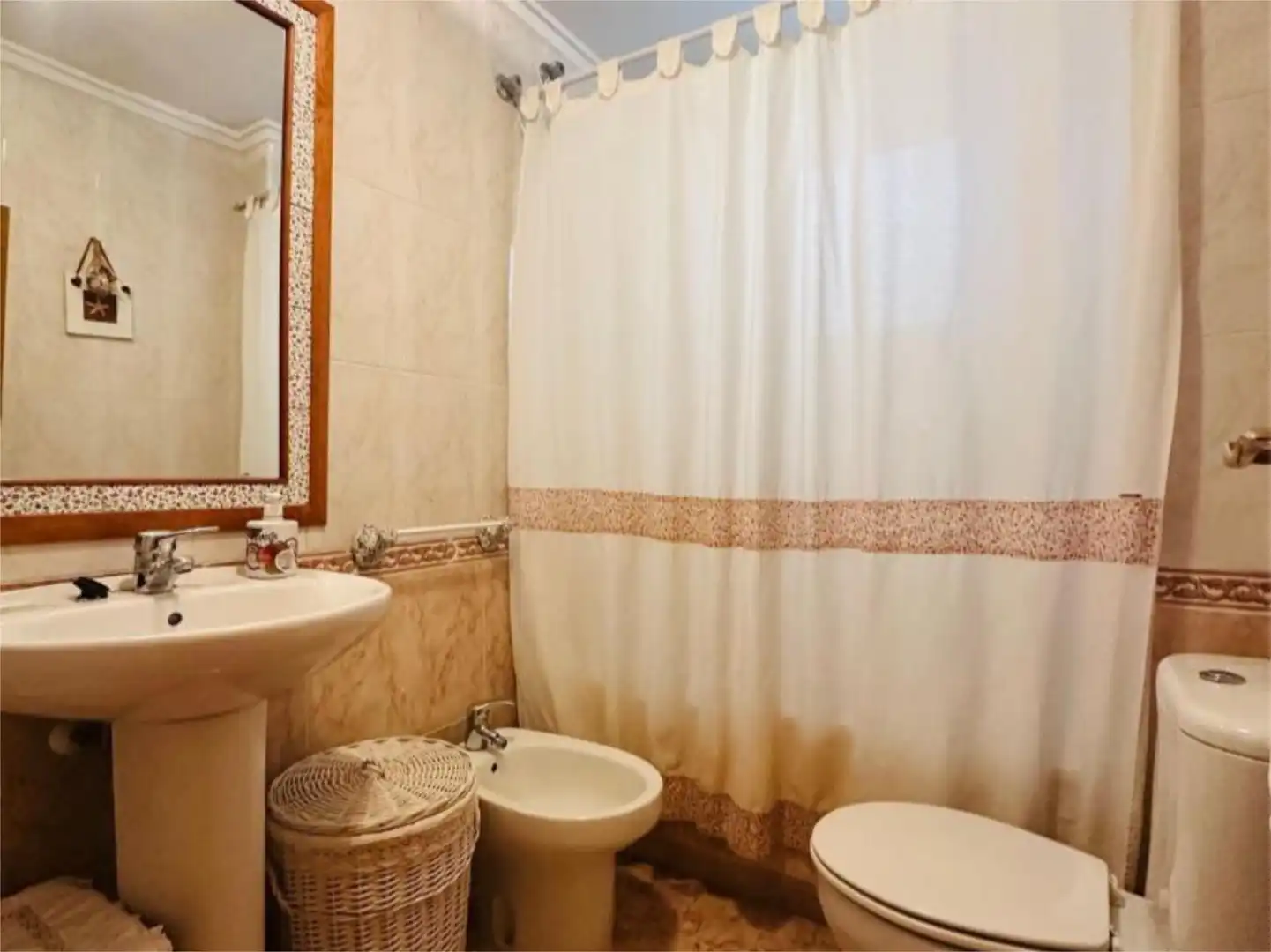 Apartament en venda a Calle Fragata, 38, Avenida Habaneras - Curva de Palangre Bany de Apartament en venda en Torrevieja amb Terrassa i Balcó