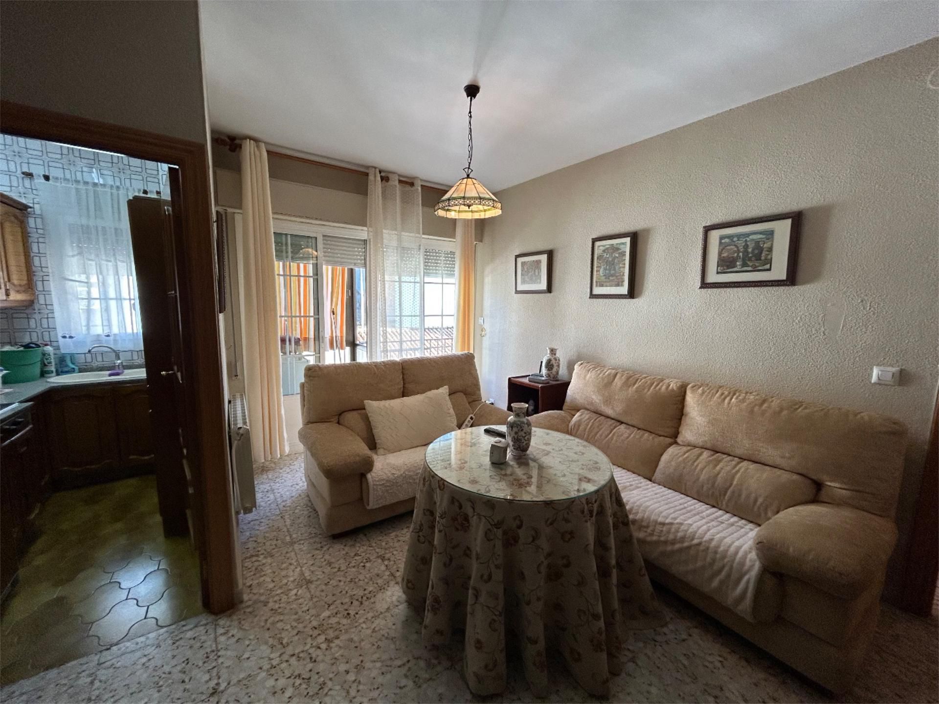 Sala de estar de Piso en venta en Cazorla con Calefacción, Terraza y Trastero