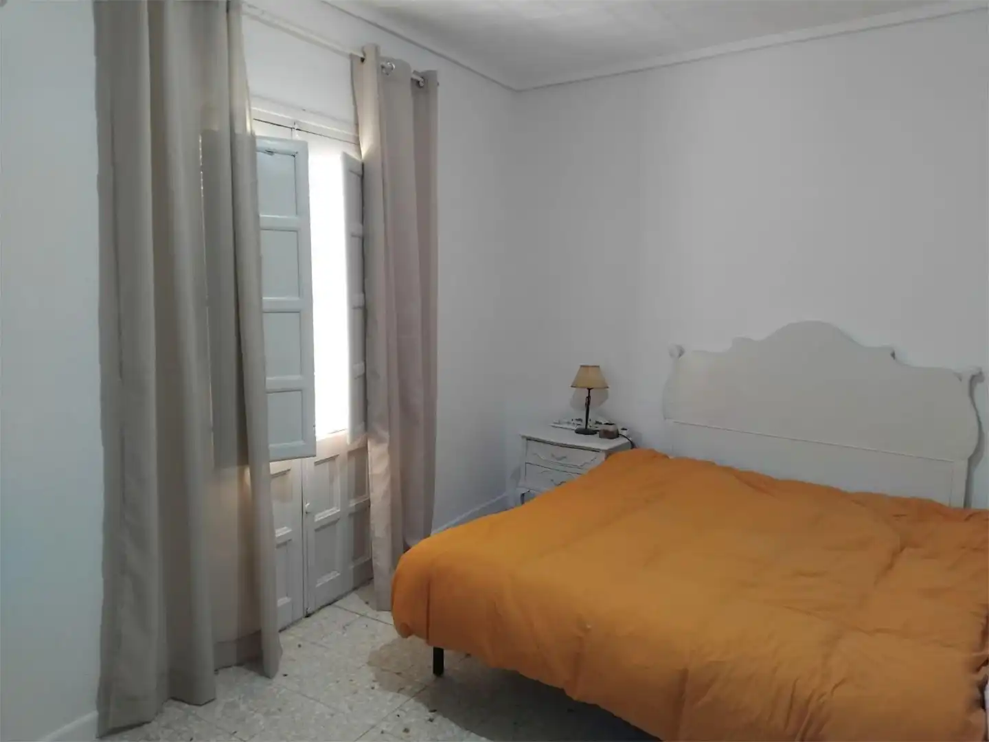 Pis en venda a Calle Cantarranas, 54, Valdepeñas Dormitori de Pis en venda en Valdepeñas amb Aire condicionat, Jardí privat i Terrassa