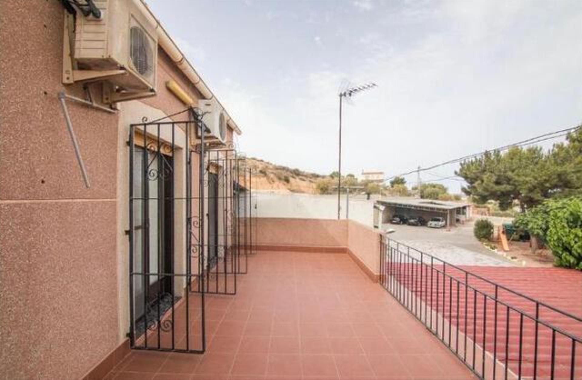 Terraza de Casa adosada en venta en Elche / Elx con Jardín privado, Trastero y Piscina