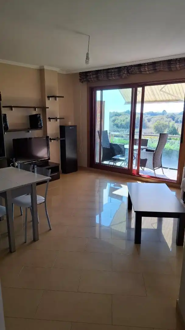 Flat for rent in Lugar Fonte de Ons, 64, Noalla