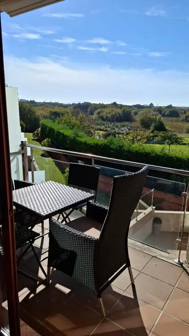 Flat for rent in Lugar Fonte de Ons, 64, Noalla