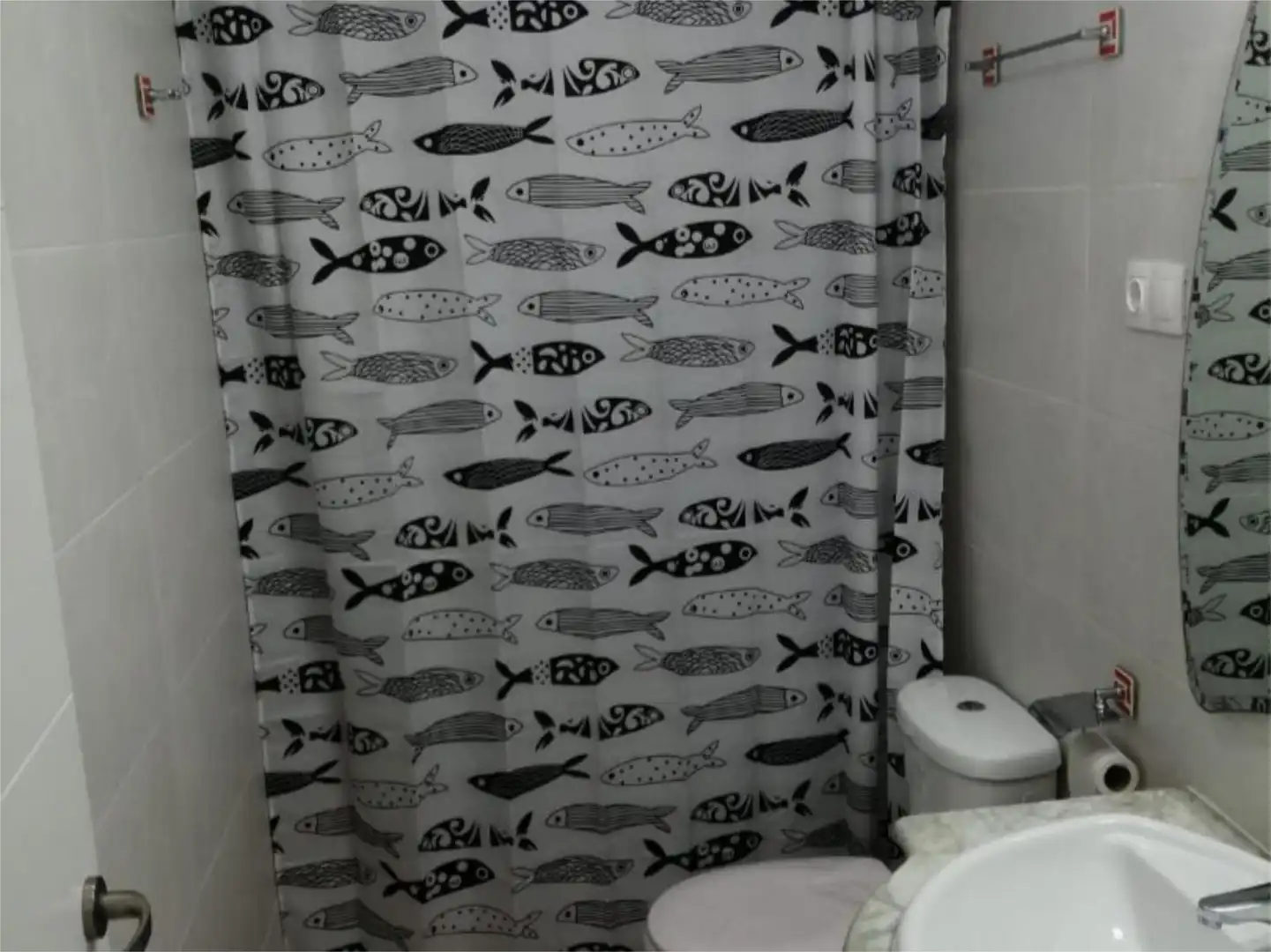 Wohnung zur Miete in Carrer de Creta, 80, Monte y Mar Badezimmer von Wohnung zur Miete in Santa Pola mit Klimaanlage, Heizung und Privatgarten