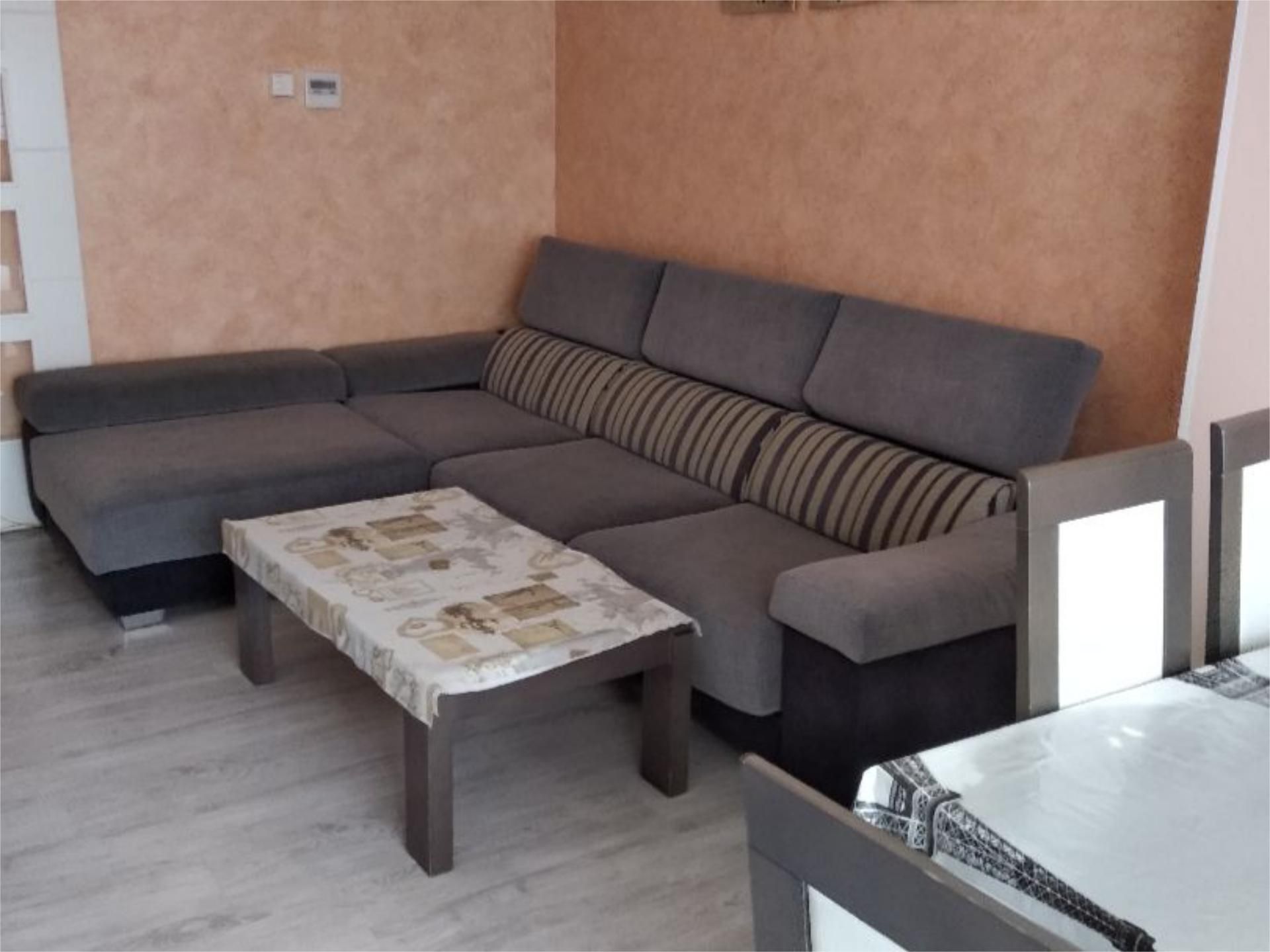 Sala d'estar de Àtic de lloguer en Getafe amb Aire condicionat, Calefacció i Parquet