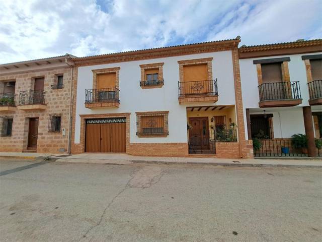 Piso en Venta en Calle Bernardo Poblaciones, 18 en Baños de la Encina