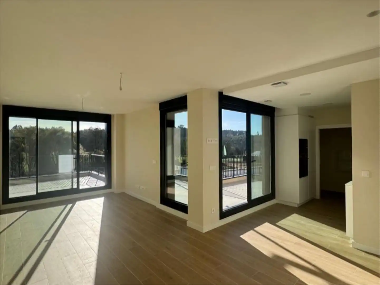 Pis en venda a Rúa Xenza, 22, Liáns Sala d'estar de Pis en venda en Oleiros amb Aire condicionat, Calefacció i Terrassa