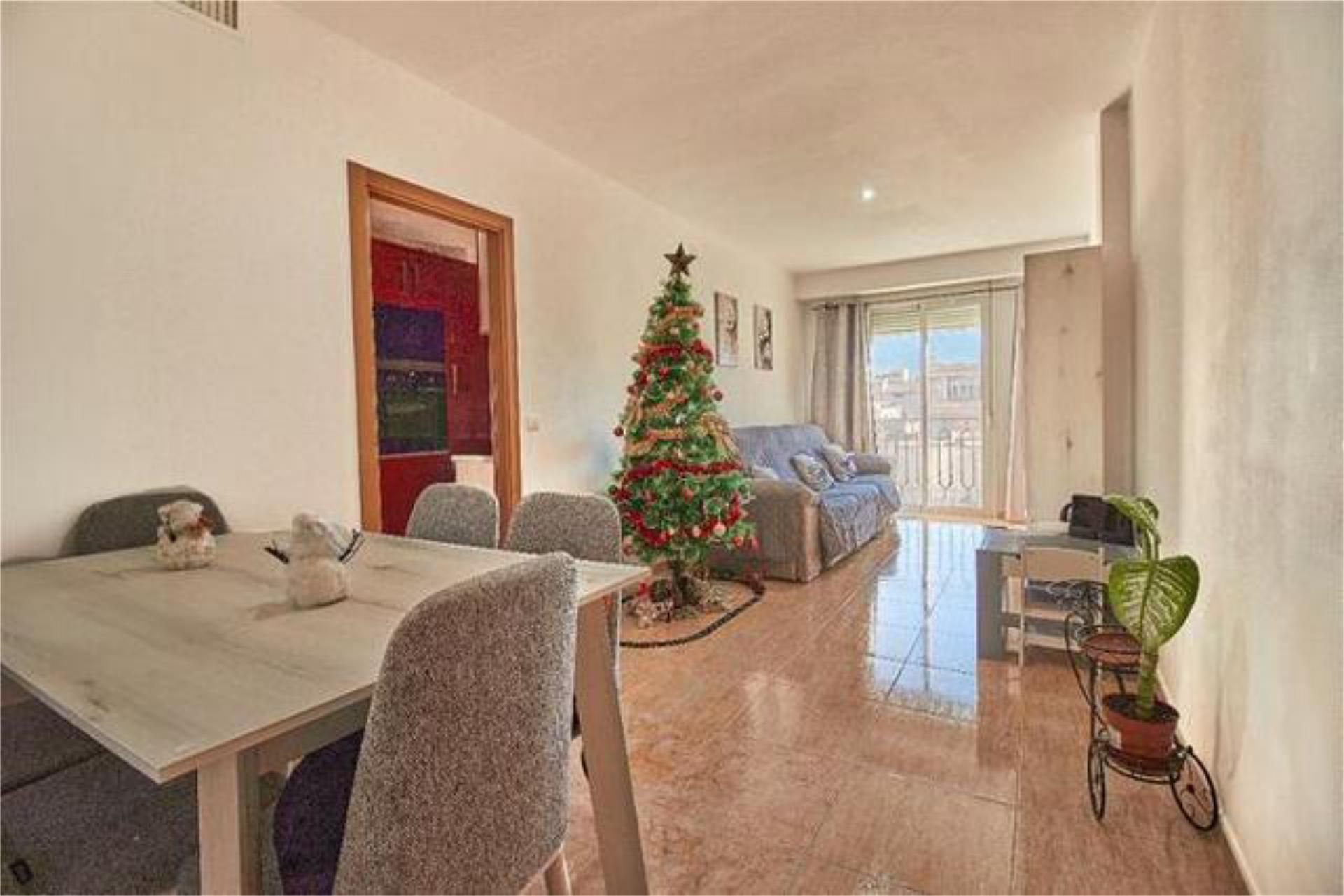 Pis en venda a Fines Sala d'estar de Pis en venda en Fines amb Calefacció, Traster i Moblat