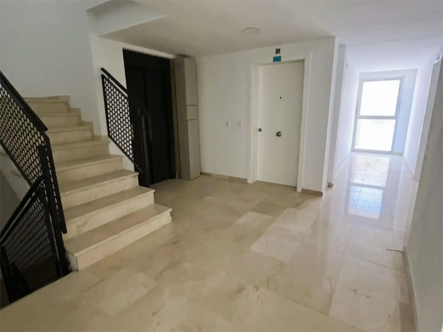Dúplex en venta en Carrer Tirant Lo Blanc, 8, La Pobla Llarga Dúplex en venta en La Pobla Llarga con Terraza y Balcón