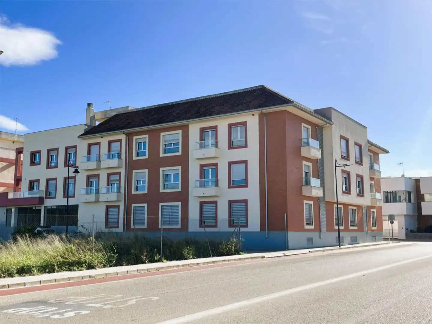 Dúplex en venta en Carrer Tirant Lo Blanc, 8, La Pobla Llarga Vista exterior de Dúplex en venta en La Pobla Llarga con Terraza y Balcón