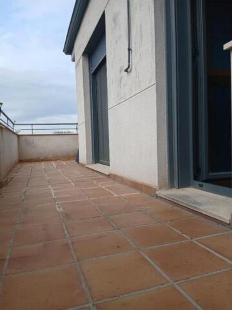 Terrassa de Àtic en venda en Cabezón de Pisuerga amb Calefacció, Terrassa i Traster