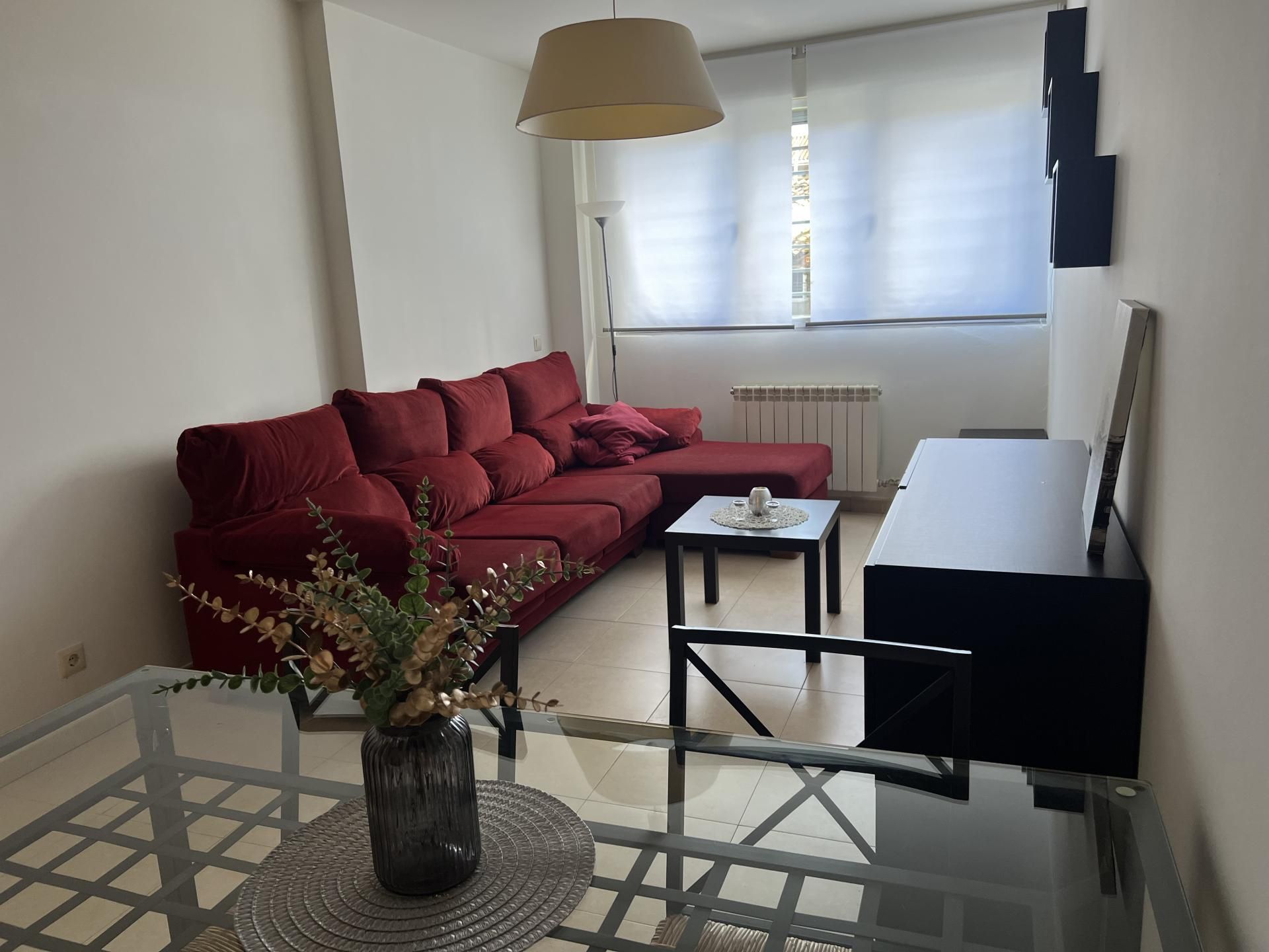 Pis de lloguer a Calle Mayor a la Plaza, 30, Castellanos de Moriscos Sala d'estar de Pis de lloguer en Castellanos de Moriscos amb Calefacció, Moblat i Aparcament comunitari