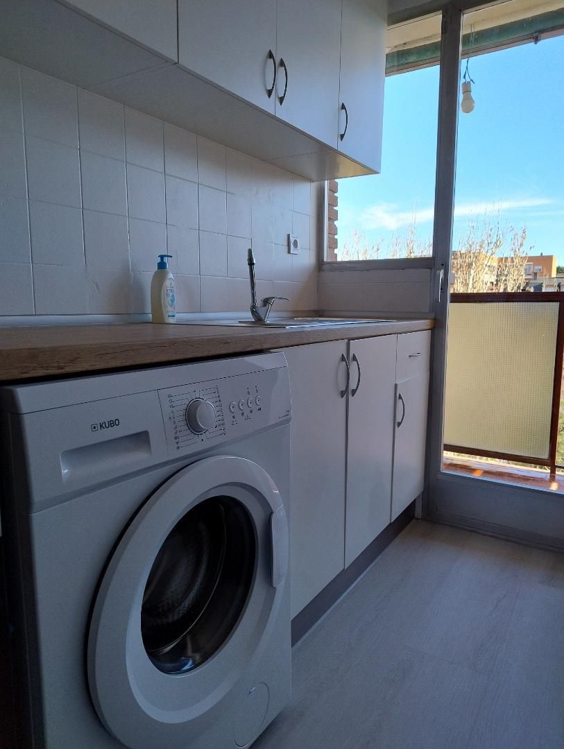 Flat to share in Calle Asturias, 42, Carlos Ruiz